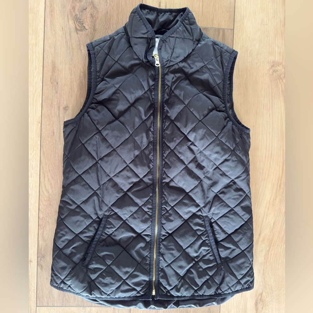 Old Navy Black Quilted Sleeveless Vest with Gold Zipper